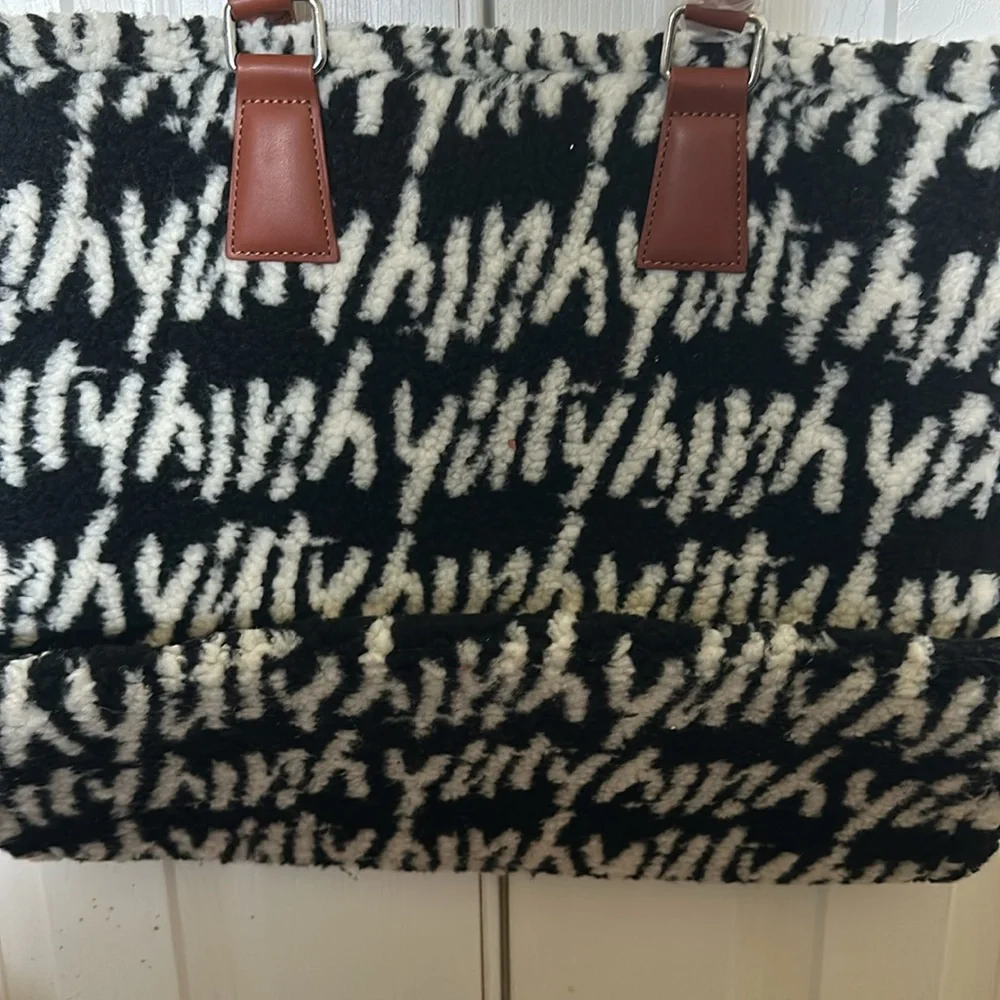Yitty Major Label plush tote NWT black and white w/brown patent leather handles - Picture 2 of 6